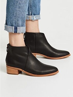 Soludos Venetian Leather bootie size 9 black